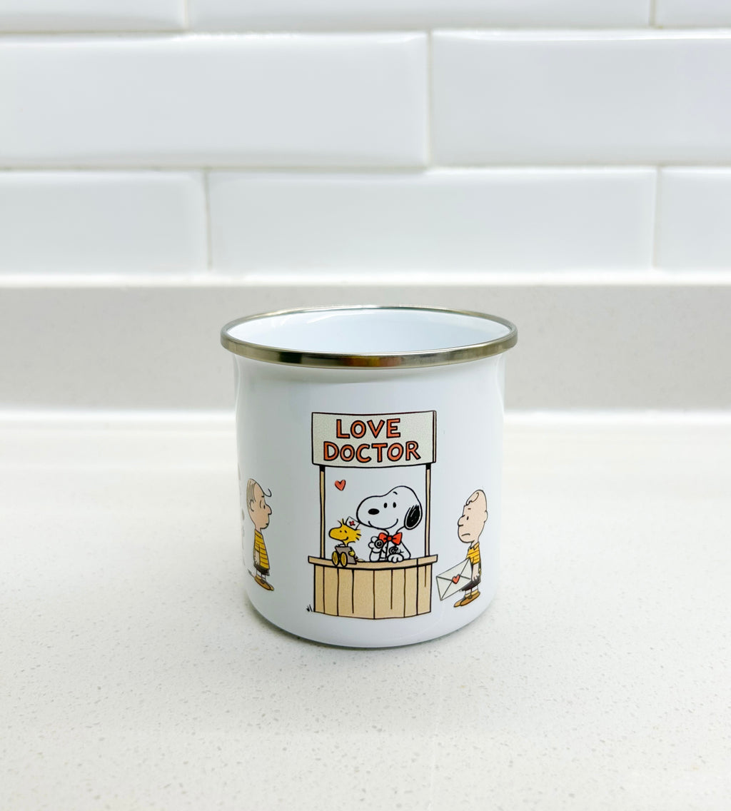Taza enlozada Snoopy love doctor