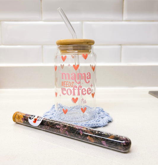 Pack #4 regalo día Mamá: Mug + té negro + posavasos tejido a mano