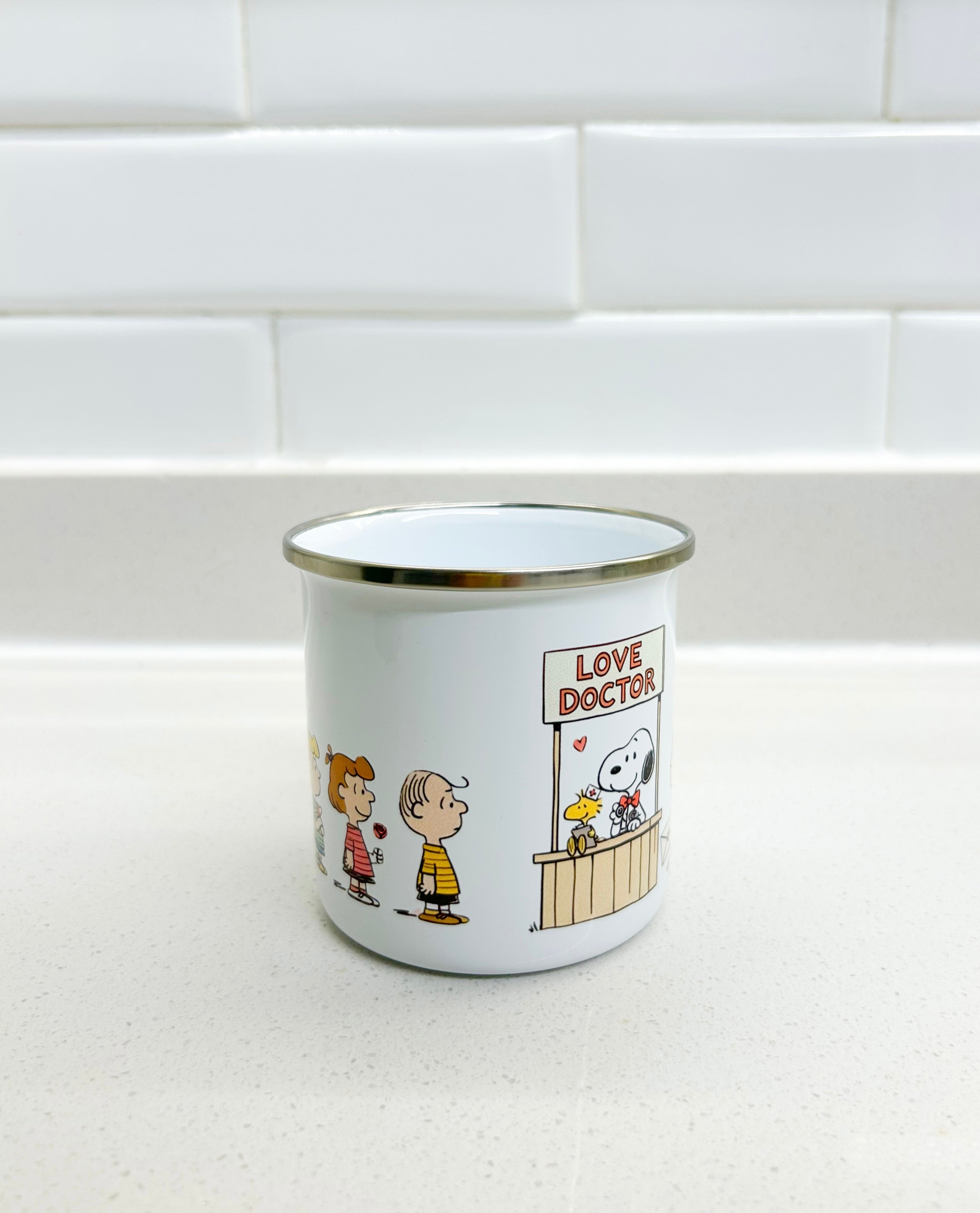 Taza enlozada Snoopy love doctor