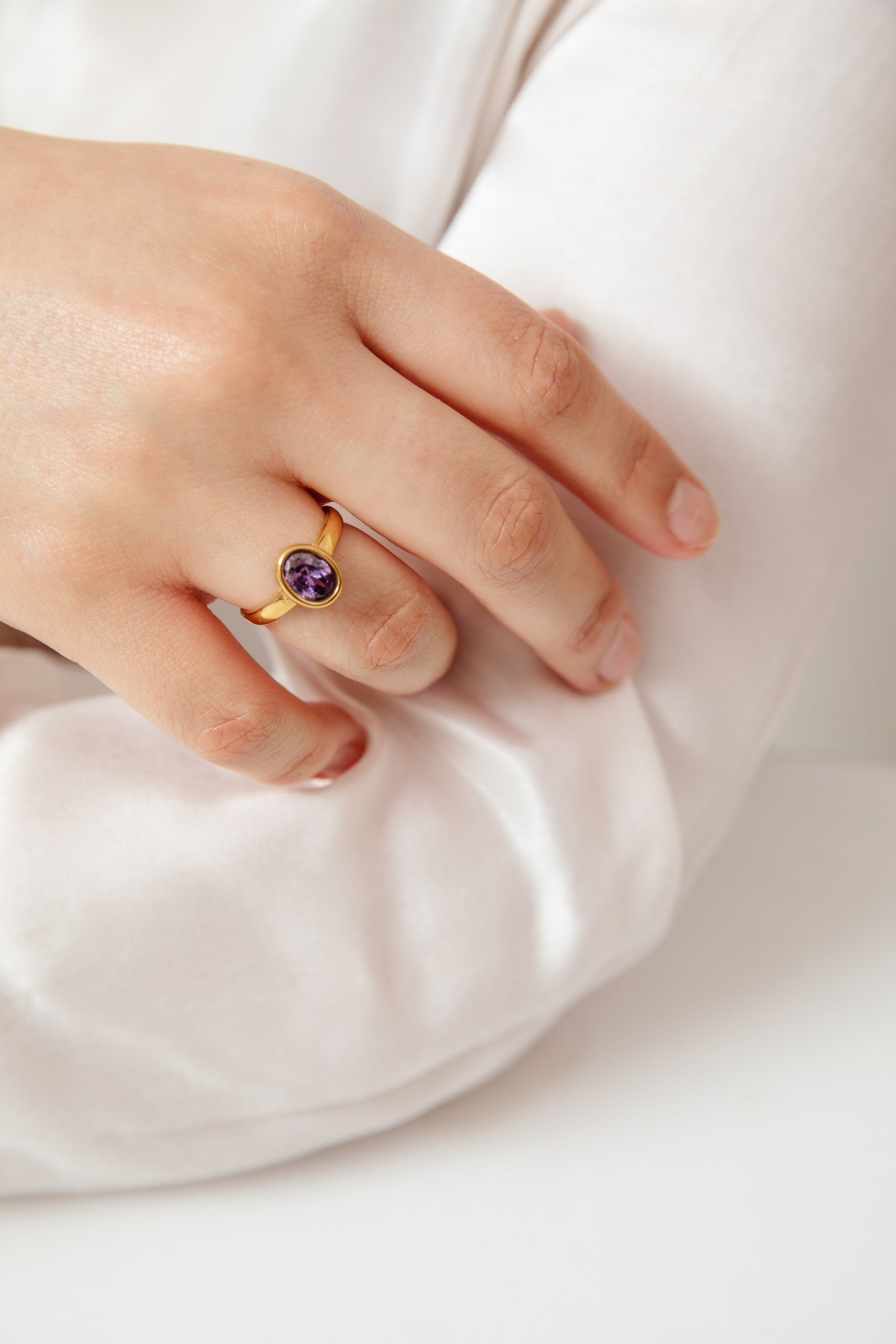 Anillo Milán baño de oro y circón XL morado