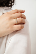 Anillo Infinito baño de oro y circones