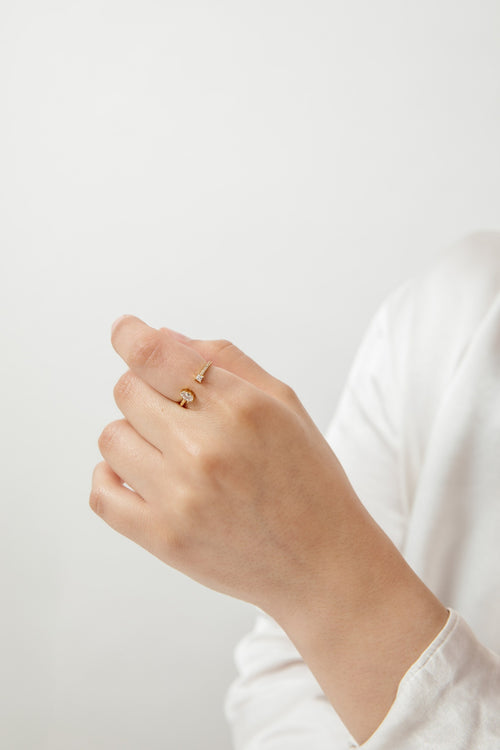 Anillo Andi baño de oro y circones