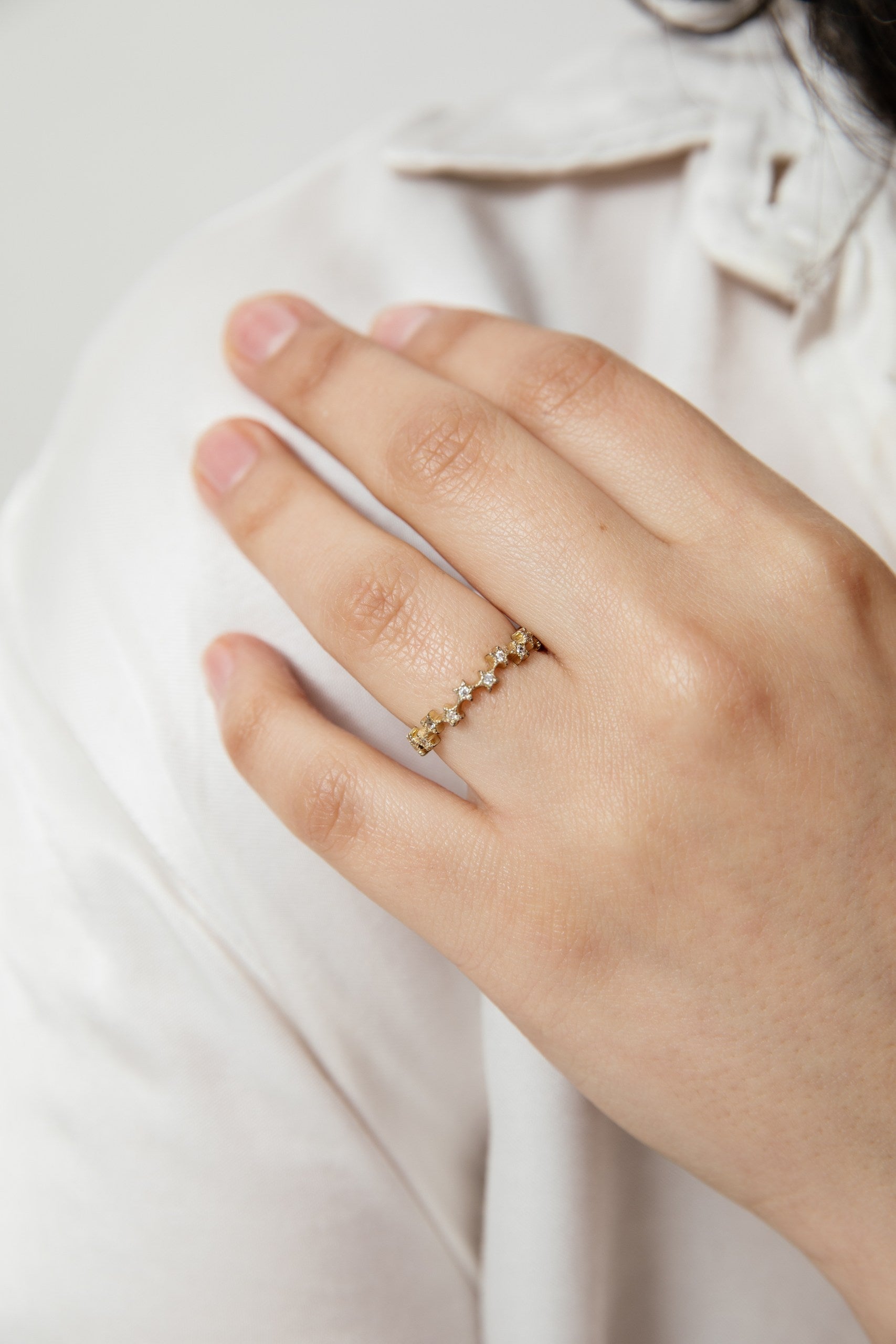 Anillo Stars baño de oro y circones