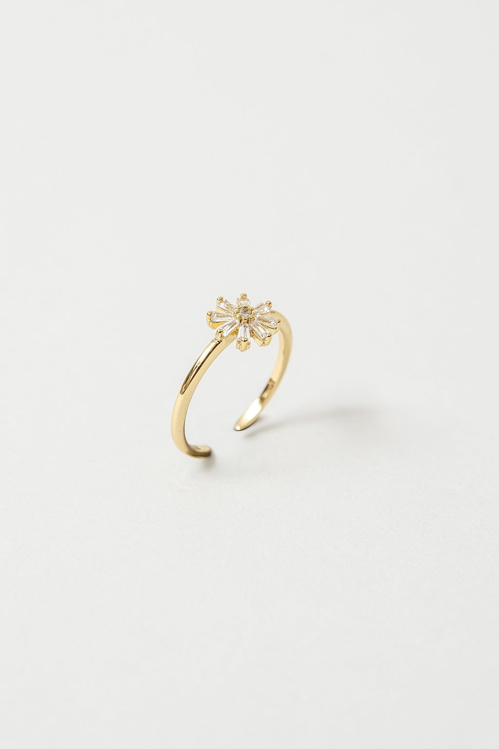 Anillo Flor baño de oro y circones